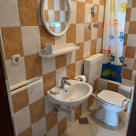 Edina Apartman Pag Town