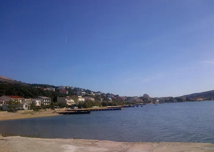 Edina Apartman Pag Town