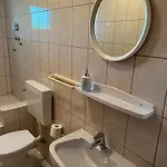 Edina Apartment