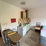 Edina Apartment