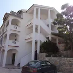 Edina Apartment Pag Town
