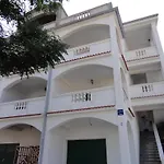 Edina Apartment