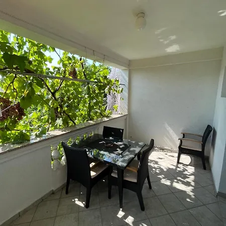 Edina Apartment *