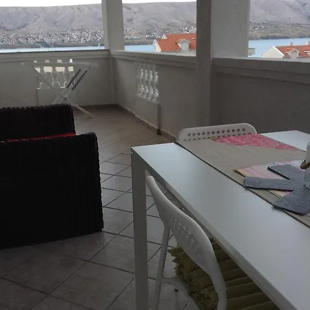 Edina Apartment