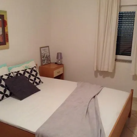 Edina Апартаменты Паг